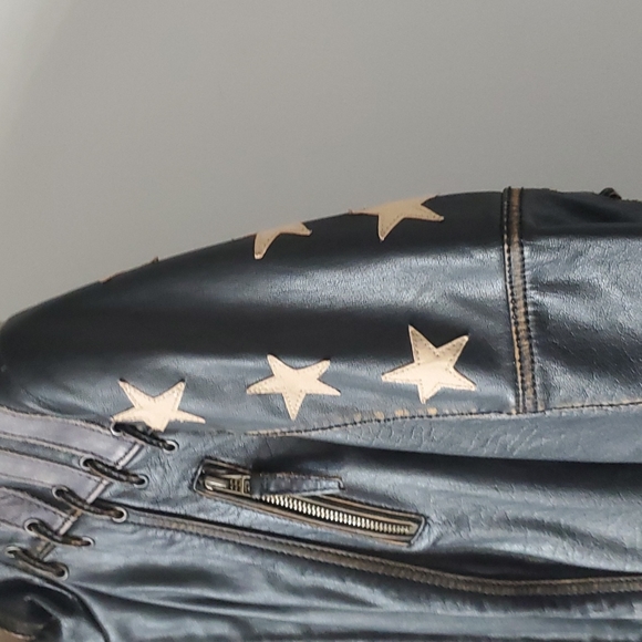 Leather jacket - Picture 2 of 9